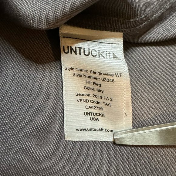 UNTUCKit Sangiovese Gray Wrinkle Free Long Sleeve Casual Button Up Shirt Men's M - Picture 5 of 11